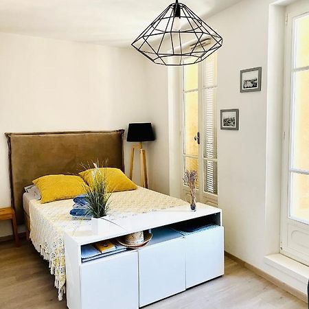 Grand Studio Au Pied Du Panier Apartment Marseille Exterior photo