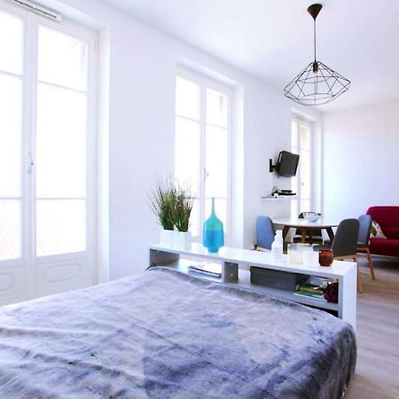 Grand Studio Au Pied Du Panier Apartment Marseille Exterior photo