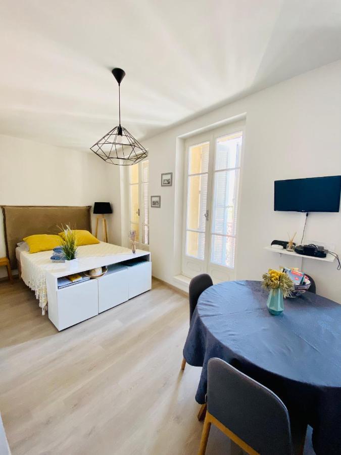 Grand Studio Au Pied Du Panier Apartment Marseille Exterior photo